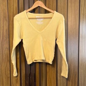Big Bud Press: Cropped V-Neck Long Sleeved Shirt: Butter Yellow: Size Small